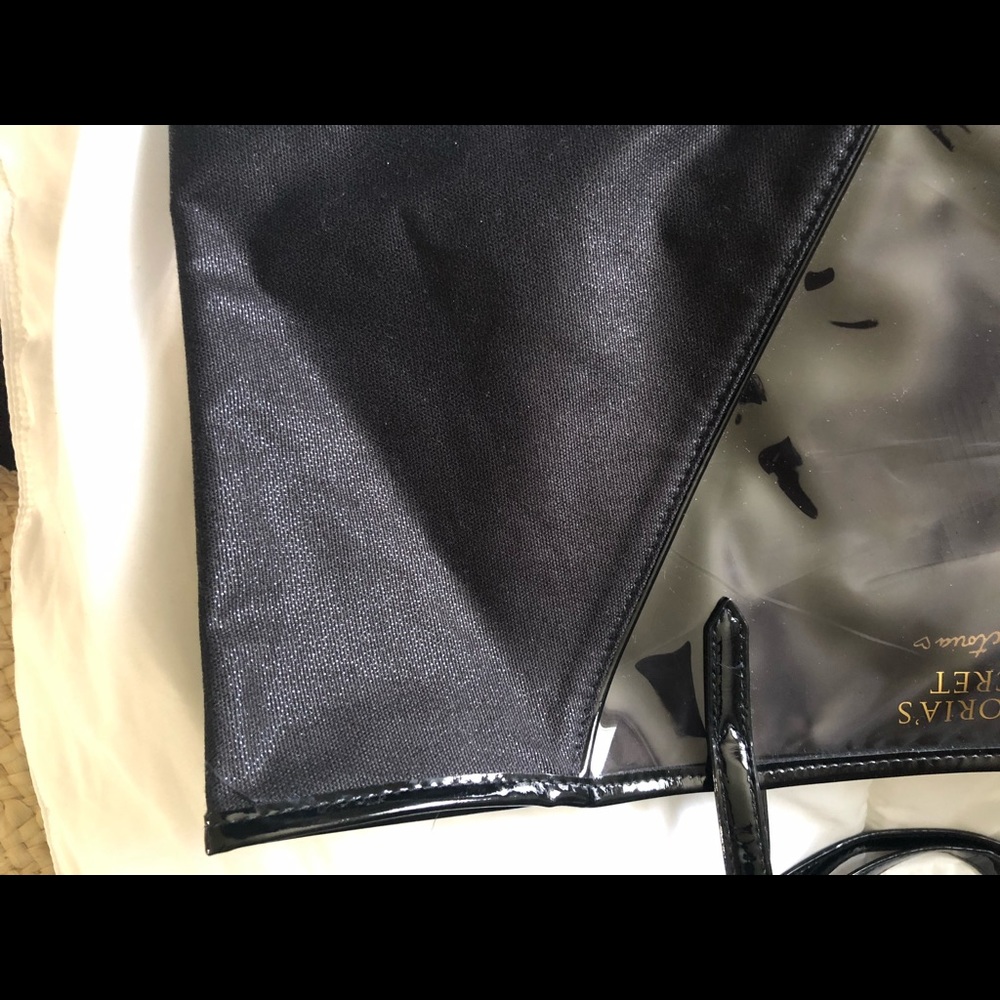 Carryall Victoria secret one size bag w/ mini bag - Picture 4 of 5